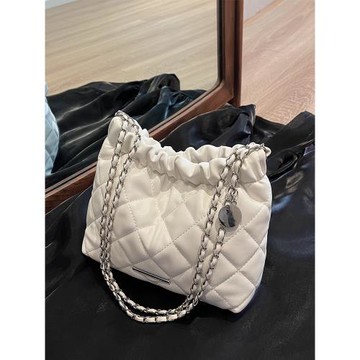 今年流行小包包女2025新款秋冬小眾設計菱格鏈條單肩包質感水桶包