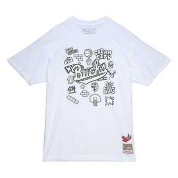 M&N NBA DOODLE 塗鴉 短袖上衣 公鹿隊 -BMTR1268-MBUYYPPPWHIT