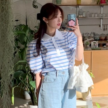 MOCO韓版chic減齡氣質娃娃荷葉領拼接撞色橫條紋半開釦造型上衣