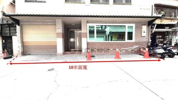 大昌商圈大面寬店住公寓一樓~大車庫明亮時尚｜高雄市三民區修武街