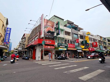 專約~五甲南華路正路上三角窗吸金透店｜高雄市鳳山區南華路