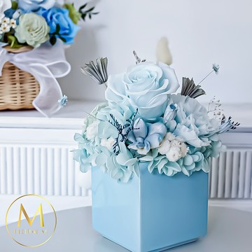 夏日氛圍感🌿【Floral M】TIFFANY尼斯秘境玫瑰永生花禮（贈送5ml香氛油）摩羯座生日禮物  開幕喬遷升遷花禮