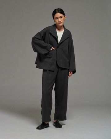 Unisex：不對稱西裝外套（細條紋深藍）