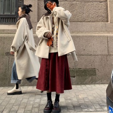 MOCO法式素色鬆緊腰燈芯絨荷葉滾邊大擺裙中長裙L~4XL