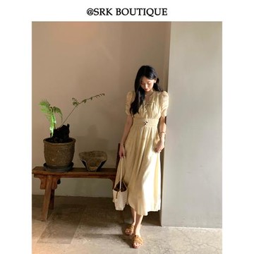 SRK 溫柔泡泡袖杏黃色連衣裙新款V領收腰氣質優雅高級感中長裙