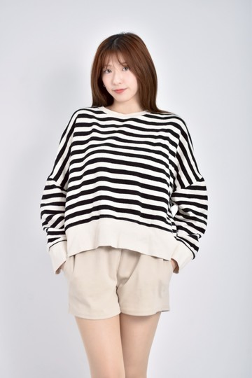 (F) 【作珩私服】a black質感條紋寬鬆杏色長袖上衣