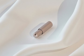 香氣咻一下 雷雕金屬香水噴瓶・極簡旅行香氛瓶・隨身輕巧不漏噴