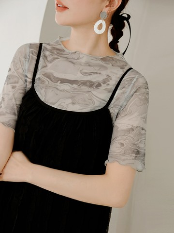 微透膚高彈力渲染密邊小高領上衣
