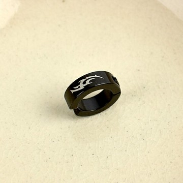 夾式耳環 鋼製黑底銀火炎耳夾【ND816】