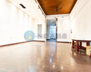 店面16仁武登發商圈大地坪面寬電梯金店面9｜高雄市仁武區仁雄路