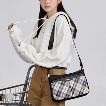 【金安德森】UNIQUE 經典格紋斜側包-黑色