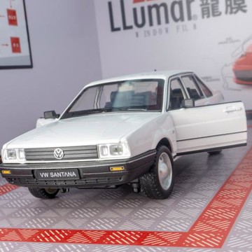 新豪迪C2431仿真經典復古轎車合金模型汽車回力聲光避震兒童玩具