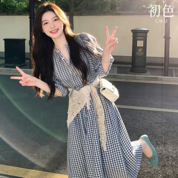 初色 文藝甜美風V領撞色格紋綁帶五分泡泡袖短袖寬鬆中長裙連衣裙連身洋裝-藍色-51595(M/L可選)