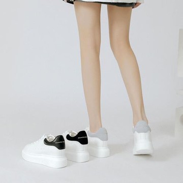 2025年新款麥昆百搭小白鞋女春秋季真皮透氣內增高厚底休閑板單鞋