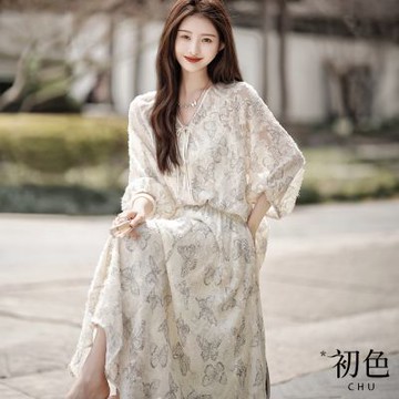 初色 印花復古V領長袖上衣/輕薄百搭鬆緊A字中長裙-花色-33531(M-XL可選)