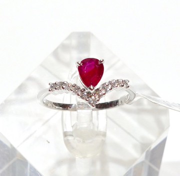 寶麗金珠寶-天然無燒紅寶石K金真鑽戒指