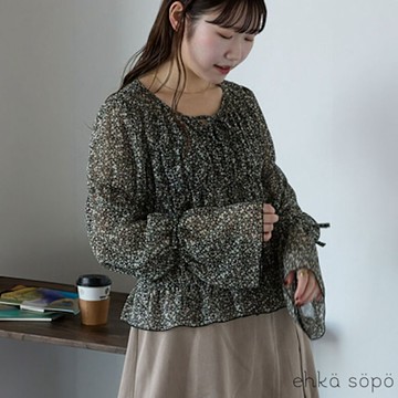 ehka sopo 碎花圖案綁帶層次縮褶糖果袖襯衫