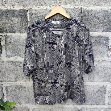 Apricot Talking Indigo Discharge 印花復古襯衫