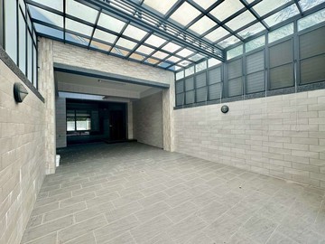 【鳥松-獨棟全新未住】綠能天井三車電梯別墅｜高雄市鳥松區美勝二街