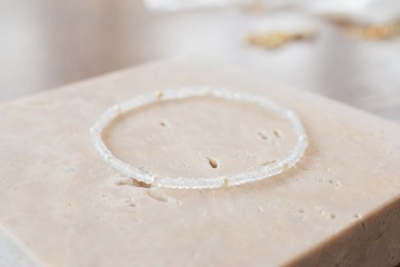 六月誕生石 手環 月光石 珍珠 - 生日快樂 -