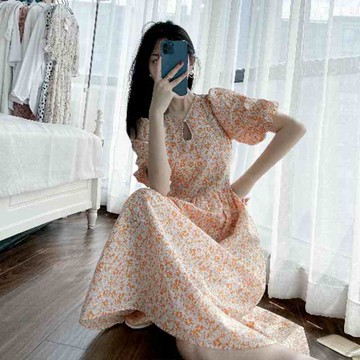 夏季新款溫柔風收腰泡泡袖碎花連衣裙2022年茶歇法式初戀仙女長裙