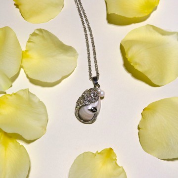 白孔雀之卵 夜光貝墜飾 仁 YAKOUGAI 貝殼 海 沖繩 貝殼 幸運物