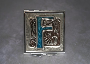 錫雕 個人專屬字母  頭文字F隨身鏡  隨時整理儀容的好幫