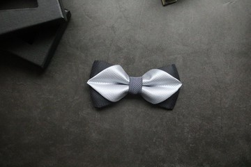 银灰色双层钻石结结婚宴会蝴蝶结