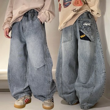 【中大男童】刺繡口袋休閒直筒彎刀牛仔褲