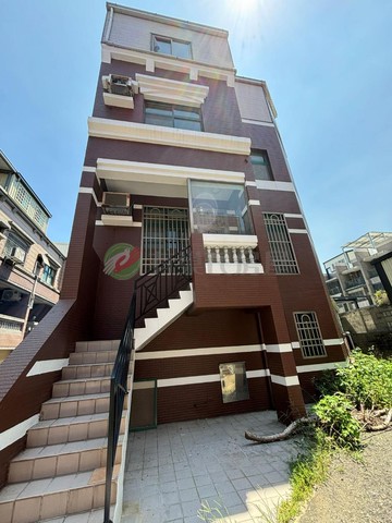 苗栗孝親邊間美透天｜苗栗縣苗栗市文發路