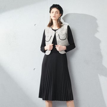 CLL巧玲瓏 雙口袋條紋背心壓褶洋裝 5635805