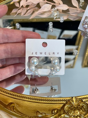 溫柔月彎天然珍珠設計款耳環溫柔白優雅紫粉