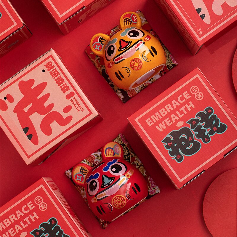 新品免運 2022創意陶瓷虎抱錢老虎存錢罐儲蓄罐年會禮品可印logo虎年吉祥物 【新年禮物】