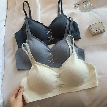 無痕內衣女 薄款小胸聚攏 無鋼圈 收副乳文胸 固定杯內衣 無鋼圈內衣 女士內衣 運動內衣 無痕內衣 內衣女 吊帶