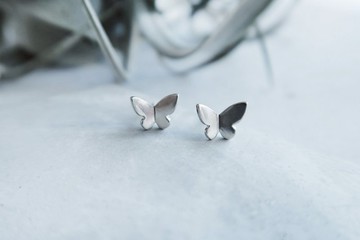 925純銀 蝴蝶 耳環 或 耳夾 一對