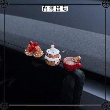 聖誕裝飾車內飾品擺件新年餅乾人車載屏幕擺件中控臺電動車小配件 可開發票✔Car Supplies 🚗臺灣出貨🚗