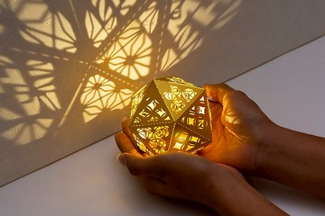 臺灣窗花燈球 | 金色 | 紙藝小夜燈 | 附LED燈泡 (單入)