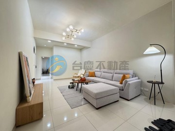 武廟商圈 正道公園 翻新整理公寓一樓好停車｜高雄市苓雅區建國一路