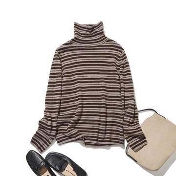 超越「理想的柔軟度」。氂牛絨與羊毛混紡 條紋針織 高領毛衣 棕色 251204-1