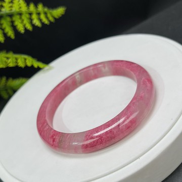 櫻花雨薔薇輝手镯 59+MM 冰透玉化閃片玫瑰石桃花玉手環 包容理解