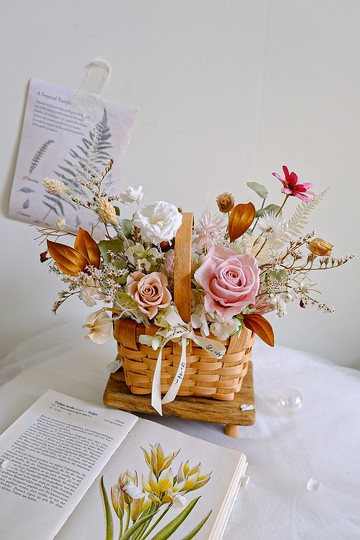 粉嫩甜心永生花籃