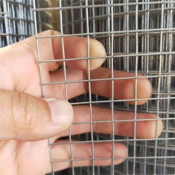 熱鍍鋅雙邊絲護欄網鐵絲網圍欄廠區魚塘河道果園園林圈地防護柵欄