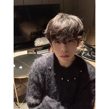 秋冬新款休閒百搭寬鬆保暖上衣男圓領素色慵懶長袖毛衣男