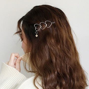 Charme 韓國新品 垂墜小愛心 三顆愛心鏤空髮夾 金色