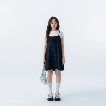 QUEENSHOP_S 女裝 點點綁帶抓皺細肩短洋裝 S/M 現+預 【01087253】