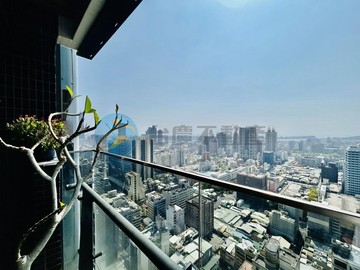 雙捷運景觀豪宅，高樓層，連號3平面車位｜高雄市前金區中華三路