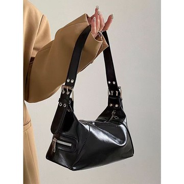 Bag House👜 【1.2萬人收藏】網紅小衆設計新款潮女包秋夏複古機車腋下法棍包百搭單肩小包