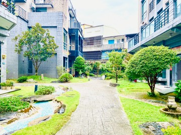 宜蘭市光復國小旁新月帝堡雙車位邊間別墅｜宜蘭縣宜蘭市三清路