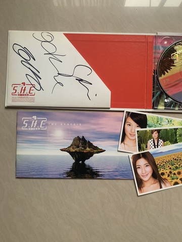 S.H.E 美麗新世界 親筆簽名 長條首版 附件齊全 絕版特價 D (TW)