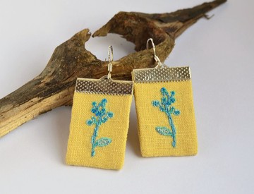 藍色亞麻花朵刺繡耳環十字繡面料首飾花卉手工製作的女士禮物